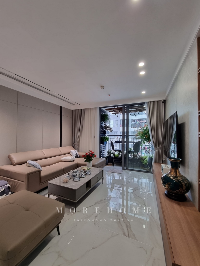 Sofa chữ L bọc da màu be sử dụng được cho cả không gian có diện tích nhỏ hoặc lớn tận dụng tối đa các góc chết của căn phòng mang tới sự tiện nghi, thoáng đãng, thẩm mỹ
